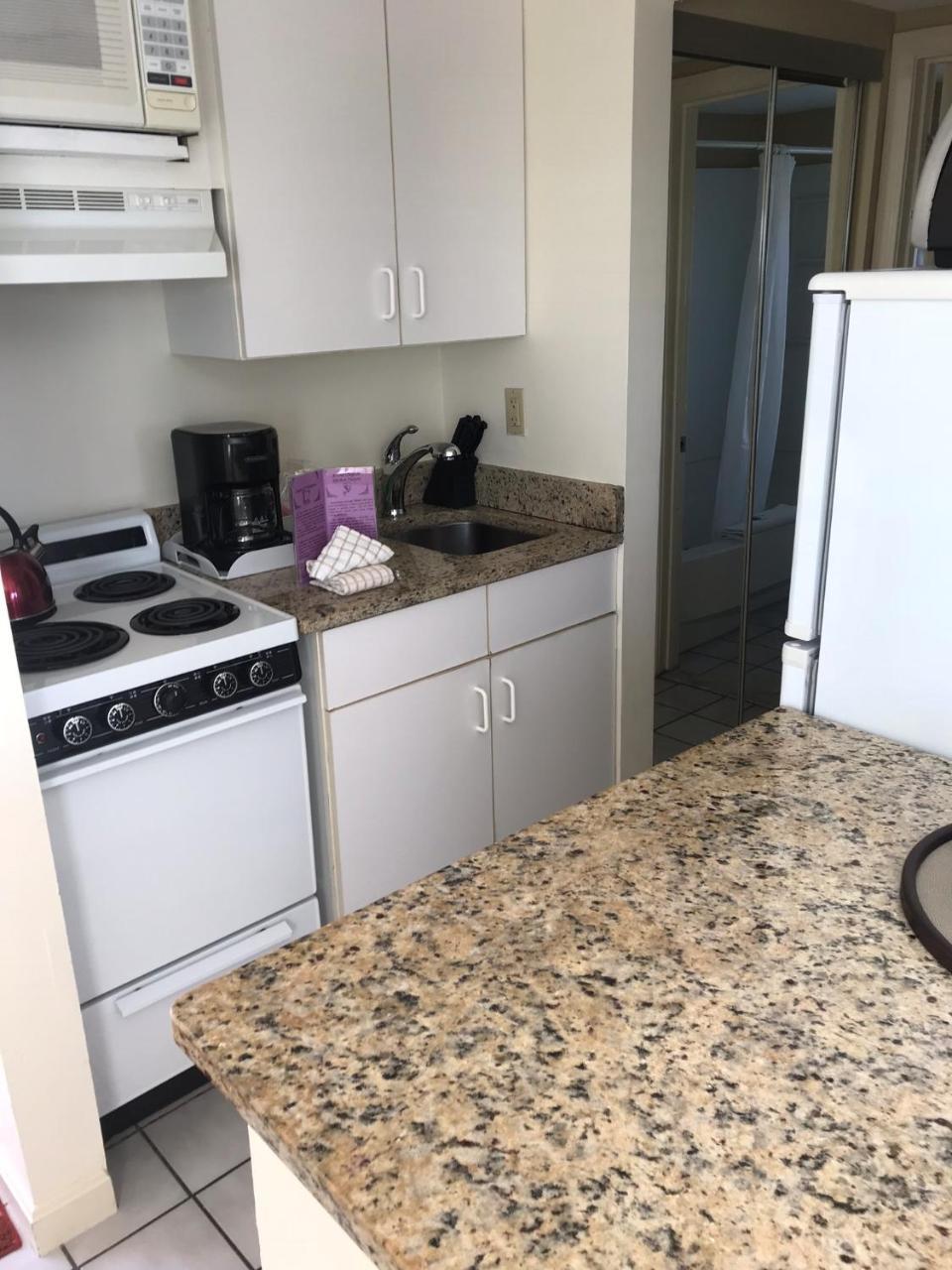The Corsair & Cross Rip Oceanfront Motel 3*